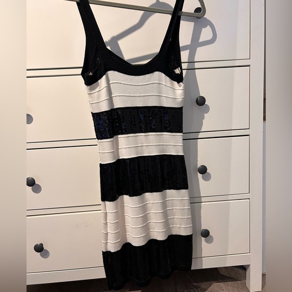 Y2K Forever 21 bodycon dress- black sequin! Size small - Picture 2 of 2